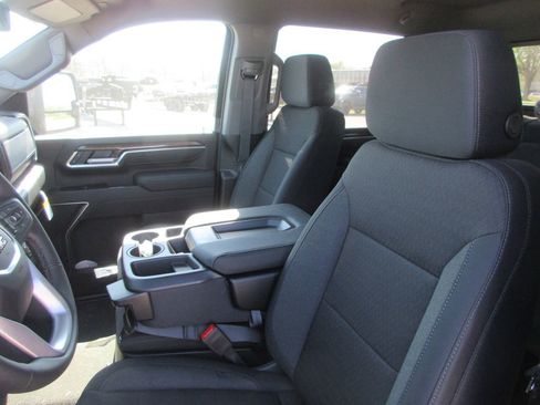 New 2026 GMC Sierra 2500 SLE w/ SLE Value Package; AWD/4WD image 13
