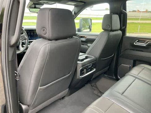 Used 2024 Chevrolet Silverado 2500 High Country w/ Midnight Edition AWD/4WD image 16
