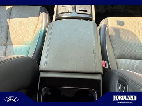 Used 2017 Kia Sedona SX FWD image 15