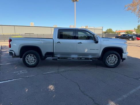Used 2022 Chevrolet Silverado 2500 High Country image 10