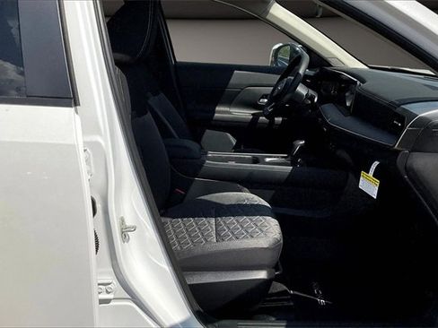 New 2026 Nissan Kicks SV w/ SV Premium Package image 10