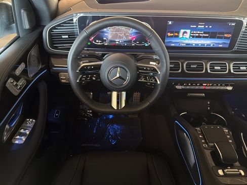 New 2025 Mercedes-Benz GLS 580 4MATIC image 13