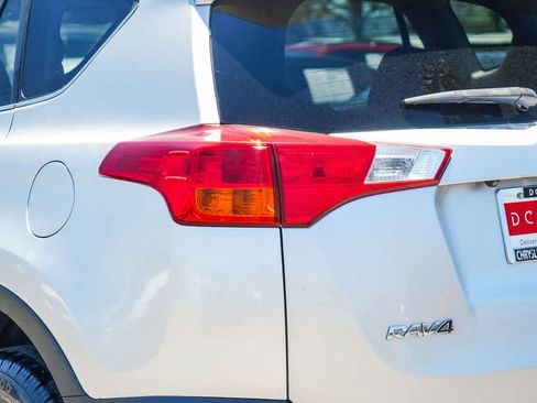 Used 2014 Toyota RAV4 LE FWD image 7
