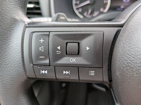 Used 2021 Nissan Rogue S FWD image 24