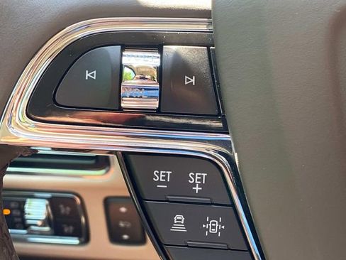 Used 2024 Lincoln Navigator Reserve AWD/4WD image 18
