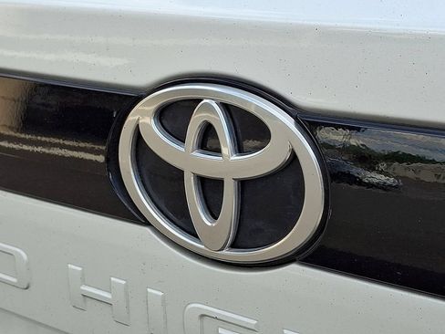 Used 2025 Toyota Grand Highlander FWD image 31