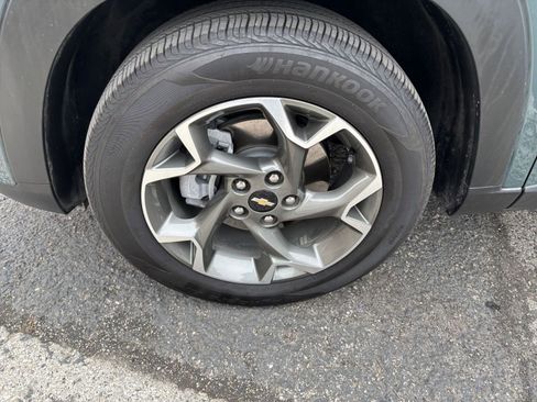 Used 2025 Chevrolet Trax LT image 25