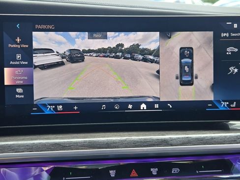 Used 2023 BMW 740i w/ Parking Assistance Package RWD image 19