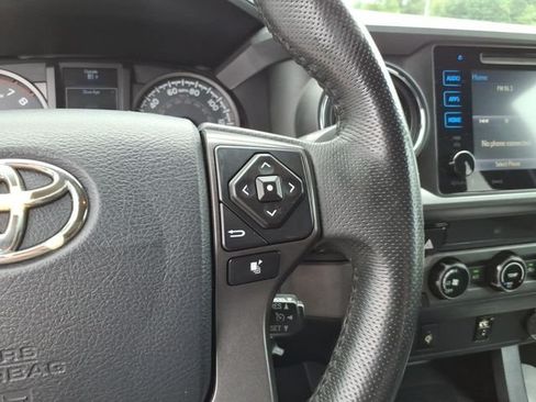 Used 2017 Toyota Tacoma TRD Sport w/ Tow Package AWD/4WD image 25