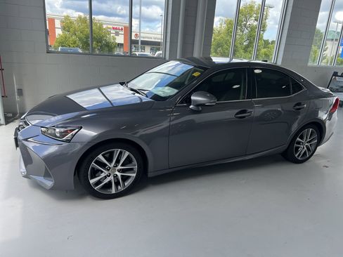 Used 2020 Lexus IS 300 image 3