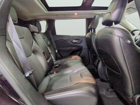 Used 2021 Jeep Cherokee Trailhawk w/ Sun, Sound & Nav Group AWD/4WD image 19