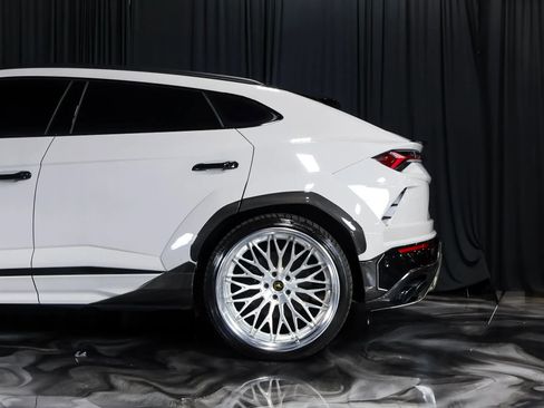 Used 2019 Lamborghini Urus AWD/4WD image 4