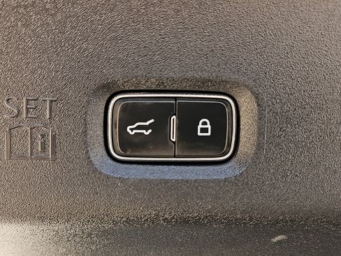 Used 2025 Ford Expedition Max Platinum image 8