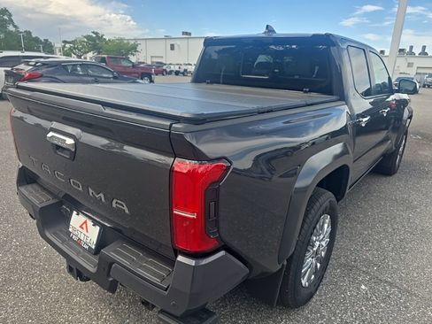 Used 2026 Toyota Tacoma Limited image 5