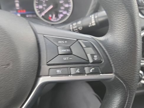 Used 2024 Nissan Sentra SV FWD image 12