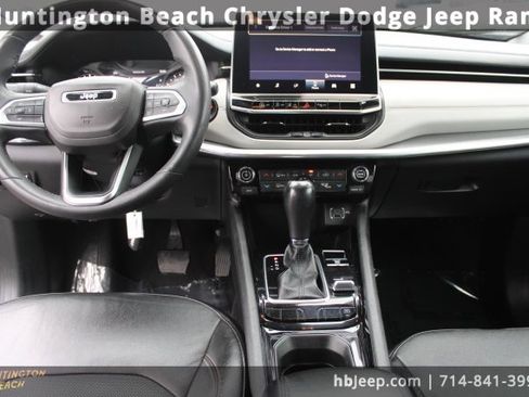 Used 2023 Jeep Compass Limited image 12