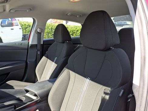 Used 2024 Hyundai Elantra SEL image 14