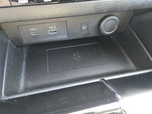 Used 2024 Mitsubishi Outlander 4WD Plug-In Hybrid image 39