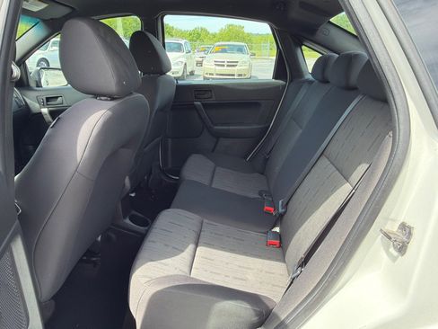 Used 2011 Ford Focus SE FWD image 12