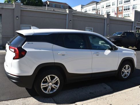 Used 2024 GMC Terrain SLE AWD/4WD image 5