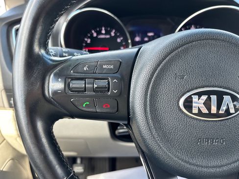 Used 2018 Kia Sedona LX w/ LX Essentials Premium Package FWD image 23