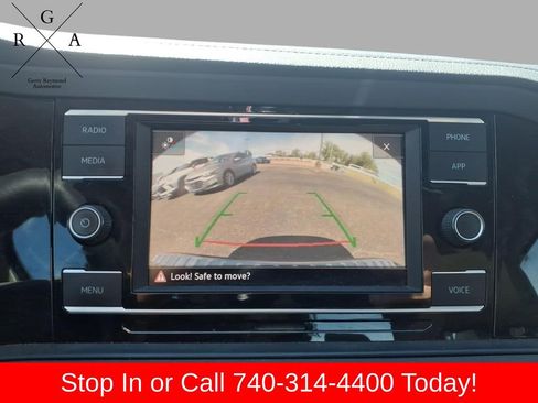 Used 2020 Volkswagen Jetta SE w/ SE Cold Weather Package FWD image 17
