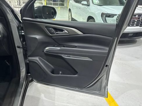Used 2024 Chevrolet Traverse LT w/ Midnight/Sport Edition AWD/4WD image 39