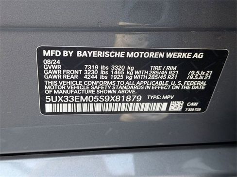 Used 2025 BMW X7 M60i w/ Climate Comfort Package image 37