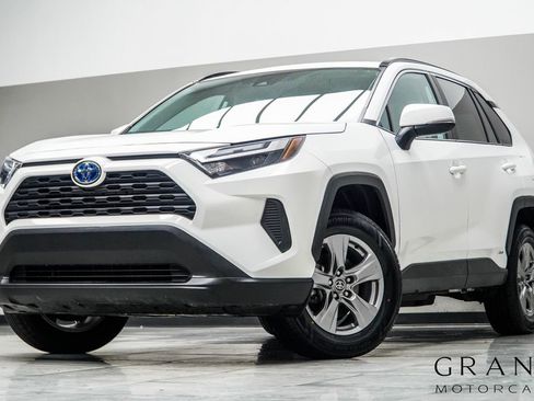 Used 2024 Toyota RAV4 XLE image 1