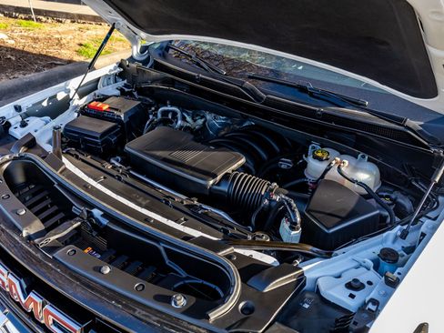 Used 2023 GMC Yukon SLE w/ Max Trailering Package image 39