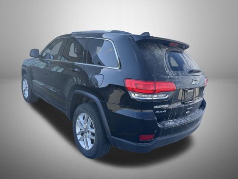 Used 2018 Jeep Grand Cherokee Laredo image 3