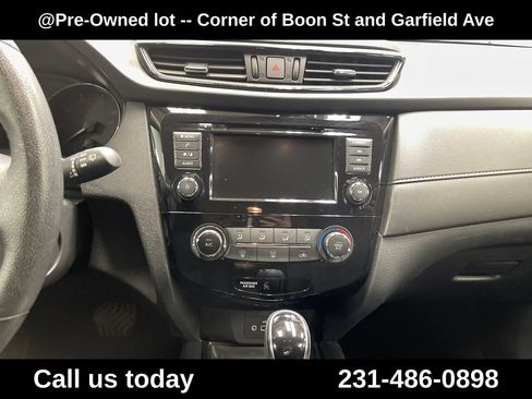 Used 2020 Nissan Rogue S w/ Special Edition Package AWD/4WD image 19