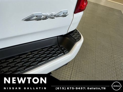 Used 2025 RAM 1500 Big Horn AWD/4WD image 4