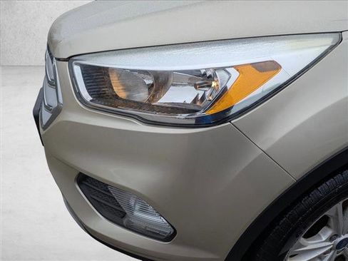 Used 2018 Ford Escape SE image 9