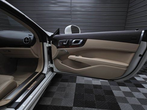 Used 2014 Mercedes-Benz SL 550 image 33