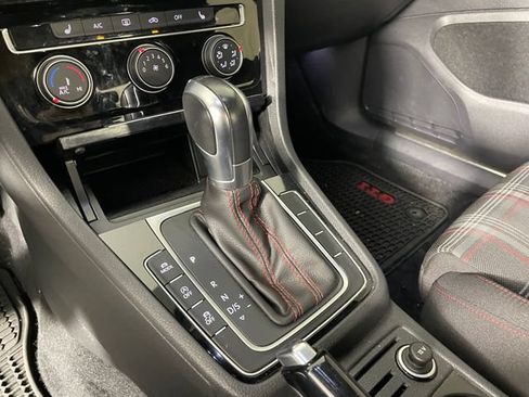Used 2019 Volkswagen Golf 4-Door FWD image 9
