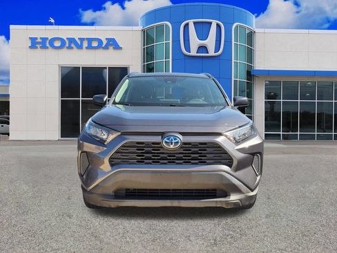 Used 2022 Toyota RAV4 LE AWD/4WD image 2