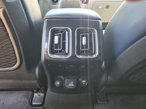 Used 2023 Kia Sorento SX Prestige w/ Panoramic Sunroof Package AWD/4WD image 15