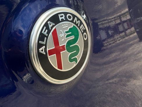 Used 2022 Alfa Romeo Stelvio Ti AWD/4WD image 10