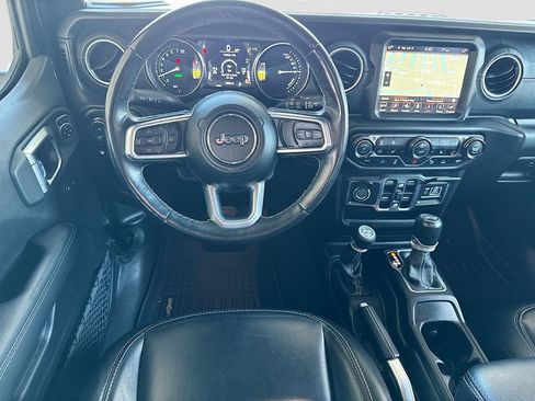 Used 2021 Jeep Wrangler Unlimited Sahara w/ Dual Top Group AWD/4WD image 25