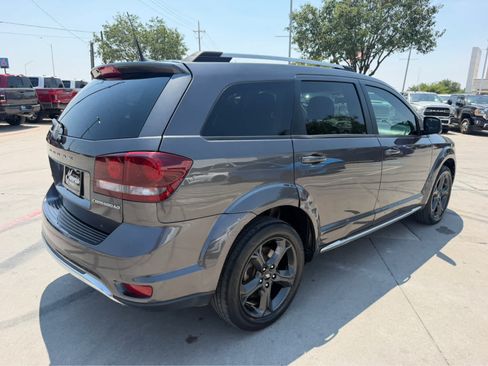 Used 2018 Dodge Journey Crossroad AWD/4WD image 3