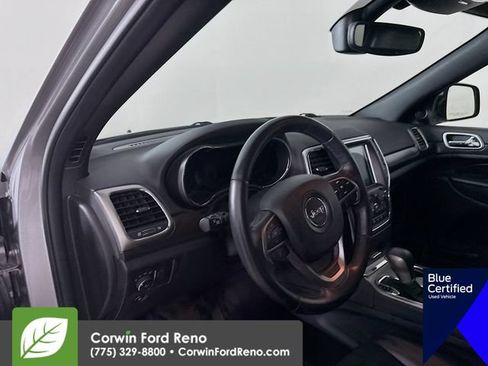 Used 2018 Jeep Grand Cherokee Altitude AWD/4WD image 11