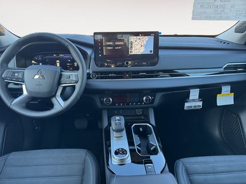 New 2026 Mitsubishi Outlander SE AWD/4WD image 10
