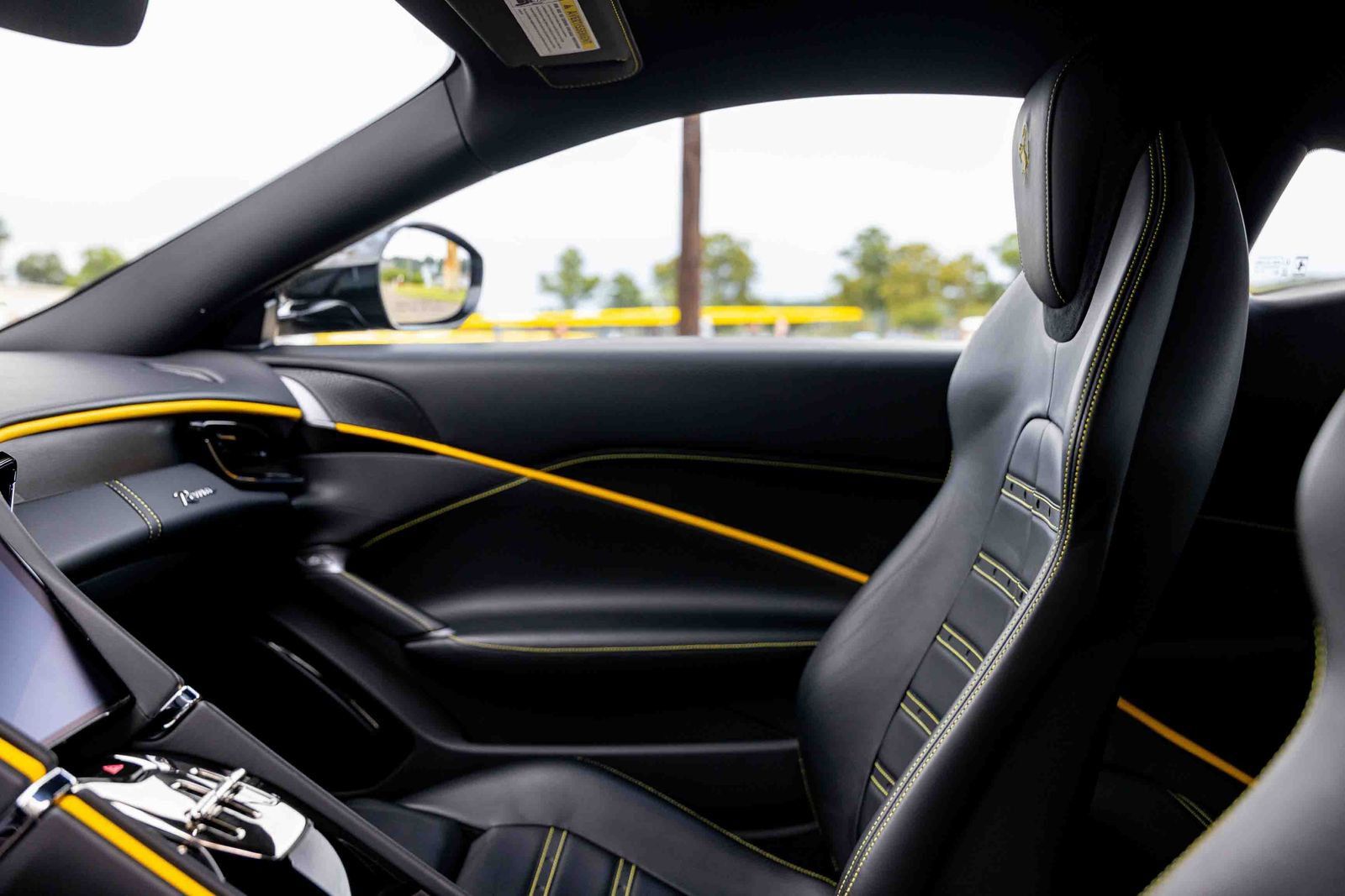 Used 2022 Ferrari Roma RWD image 13