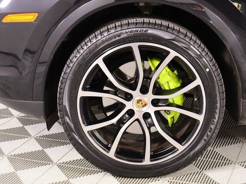 Used 2020 Porsche Cayenne Base image 20