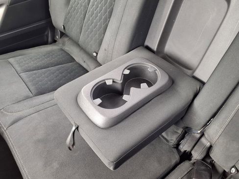 Used 2018 Nissan Titan SV image 15