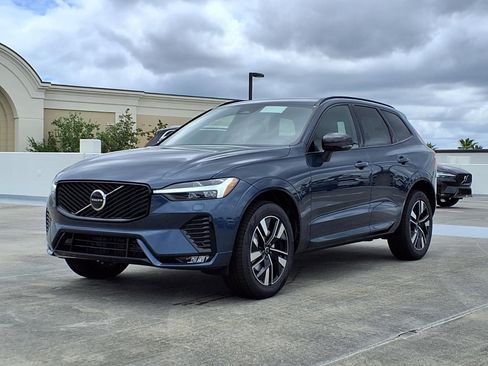 New 2026 Volvo XC60 B5 Core w/ Climate Package AWD/4WD image 3