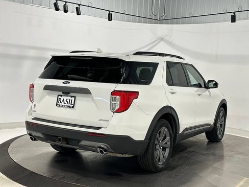 Used 2022 Ford Explorer XLT w/ Equipment Group 202A AWD/4WD image 11