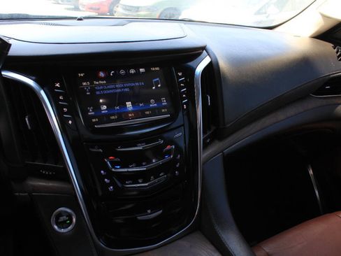Used 2016 Cadillac Escalade Premium AWD/4WD image 22
