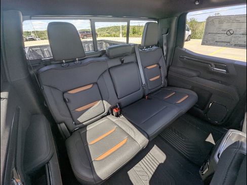 New 2026 GMC Sierra 1500 AT4 w/ AT4 Premium Package AWD/4WD image 17